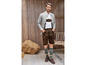 Mann in traditionellen Lederhosen mit Pullover und Socken.