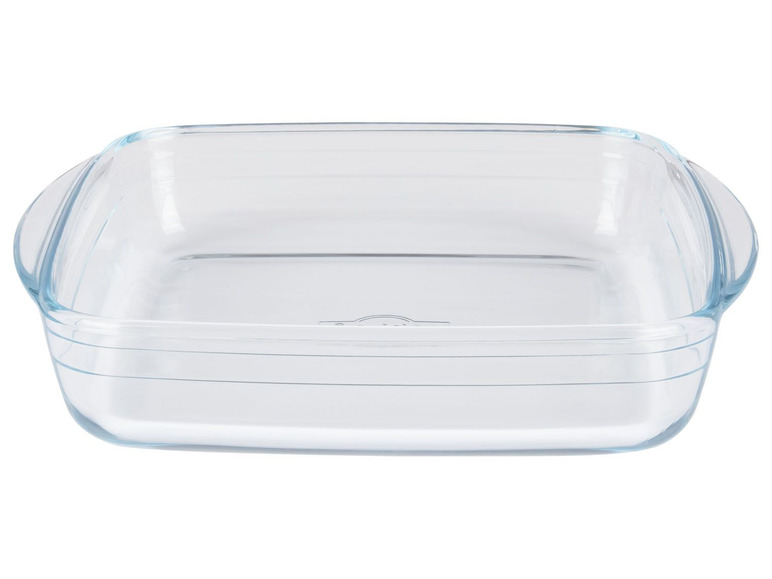 Eine quadratische Glasform zum Backen.