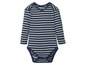 Ein gestreiftes Baby-Body mit langen Ärmeln.