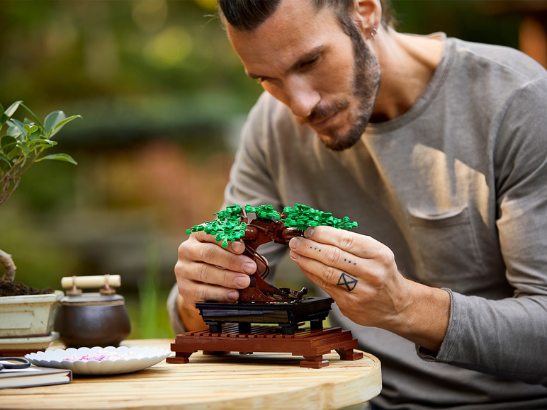 Gehe zu Vollbildansicht: LEGO® Creator 10281 »Bonsai Baum« - Bild 9
