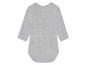 Ein grauer Babybody mit langen Ärmeln.