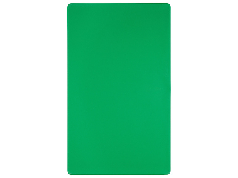 Ein grünes Schneidebrett.