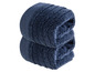 Zwei dunkelblaue Handtücher übereinander gestapelt