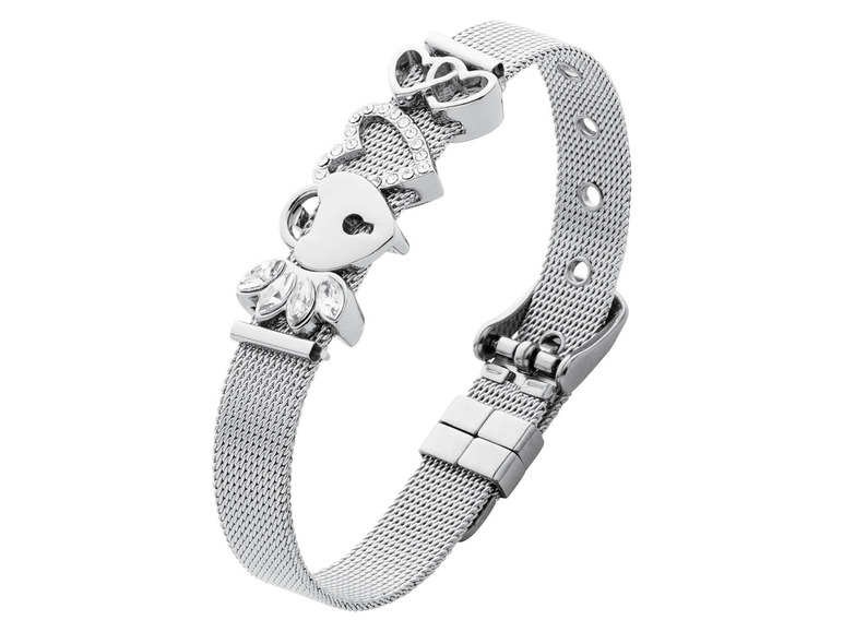 Ein silbernes Armband mit herzförmigen Anhängern.