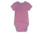 Ein gestreiftes Baby-Body mit kurzen Ärmeln.