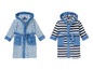 Zwei Bademäntel für Kinder, einer mit Sternenmuster und einer gestreift.