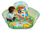 Ein Kind spielt in einem VTech Baby Spielplatz mit Bällebad und interaktivem Spielzeug.