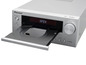 Ein silberfarbener Pioneer X-HM36 CD-Player mit offener Lade.