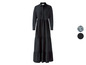 Schwarzes Maxikleid mit langen Ärmeln und Knöpfen.