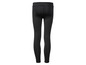 Schwarze Leggings zum Sport.