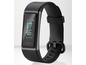 Ein schwarzer Fitness-Tracker mit digitalem Display.