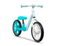 Ein blaues und türkisfarbenes Laufrad der Marke Ironelo.