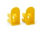Zwei gelbe Plastikhalter für Kabel.