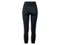 Schwarze Leggings mit hohem Bund.