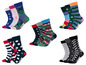 Ein Set aus sechs Paar bunten Socken mit verschiedenen Mustern.