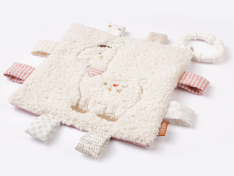 Ein weiches Stofftier mit einem Lama und verschiedenen Texturen für Babys.