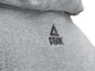 Ein grauer Hoodie mit Peak-Logo.