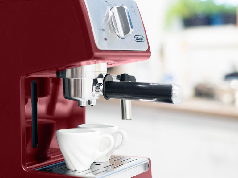 Gehe zu Vollbildansicht: Delonghi Espressomaschine, ECP 33.21, mit 3 Crema Siebe und Milchaufschäumdüse, Vorbrühsystem - Bild 20