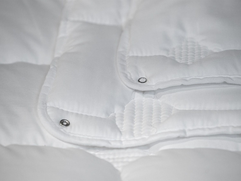 Gehe zu Vollbildansicht: BeCo Vierjahreszeiten-Bettdecke »Medibett Cotton Soft«, perfekte Klimatisierung, stabil - Bild 4