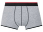 Graue Boxershorts mit rotem und schwarzem Bund.