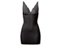 Ein schwarzes, figurbetontes Slip-Kleid mit Spitzendetails.