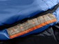 Ein blauer Grand Canyon Schlafsack, Modell Fairbanks 205.