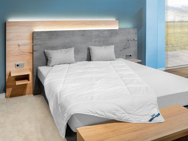 BeCo - BeCo Ganzjahres-Bettdecke »Medibett Cotton Soft«, Mono-Steppdecke, perfekte Klimatisierung (155 X 220 CM)