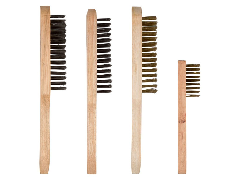 Vier Holzbürsten mit schwarzen und kupfernen Borsten.