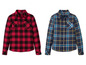 Zwei karierte Flanellhemden, eines rot-schwarz und eines blau-gelb.