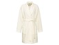 Ein weißer Bademantel mit Gürtel