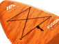 Ein orangefarbenes aufblasbares Paddleboard von Aqua Marina, Modell Fusion.
