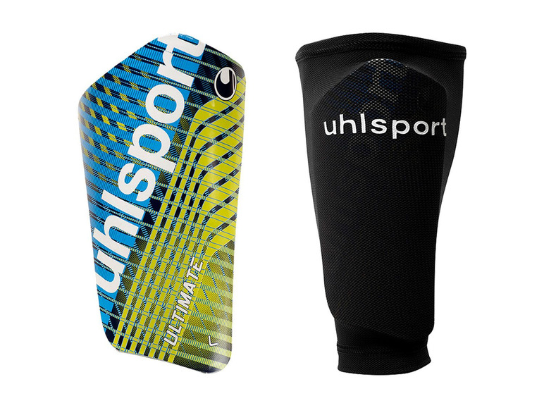 Ein Paar Uhlsport Schienbeinschoner, einer blau, der andere schwarz.