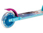 Ein blauer Scooter mit Frozen-Motiv und leuchtenden Rädern