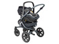 Ein Maxi-Cosi Kinderwagen mit einem Maxi-Cosi Babyautositz.