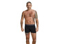 Mann in schwarzen Boxershorts von Stock & Hank.