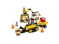 Lego-Bausatz mit Bulldozer, Kran und Betonmischer.