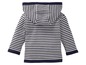 Ein gestreiftes Baby-Hoodie