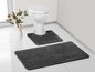 Zwei graue Badteppiche für den Boden.