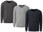Drei V-Ausschnitt Pullover in Grau, Dunkelgrau und Dunkelblau.
