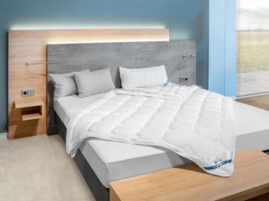 BeCo - BeCo Vierjahreszeiten-Bettdecke »Medibett Cotton Soft«, perfekte Klimatisierung, stabil (155 X 220 CM)