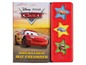 Ein Cars Buch mit Lightning McQueen und Klappen mit verschiedenen Autos.