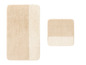Eine beige Badezimmermatte und eine kleinere Fußmatte.