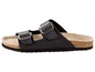 Schwarze Sandalen mit Schnallen und Korksohle.