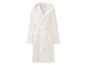 Ein weißer Bademantel mit Kapuze