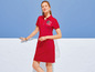 Ein rotes Poloshirtkleid für Damen