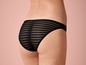Schwarze Damen-String mit Streifen.
