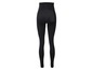 Schwarze Leggings mit hohem Bund.