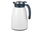 Eine weiße Thermoskanne mit einem dunkelblauen Griff.