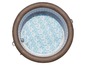 Ein aufblasbares Whirlpool mit braunem Rattan-Design.