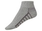 Graue Sportsocken mit dunkelgrauen Akzenten.